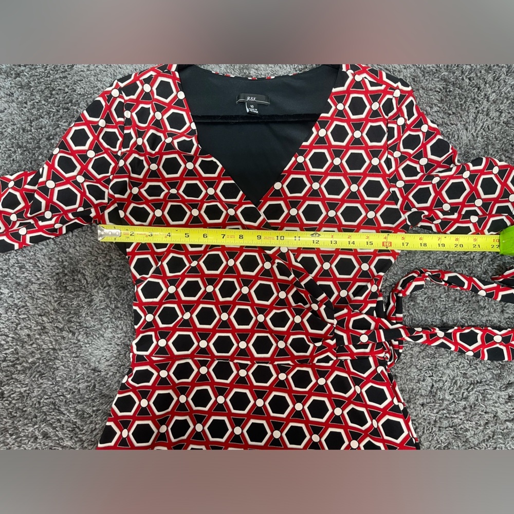Geometric Patterned Dress - Red and Black R&K short sleeve stretchy size 10 - Picture 12 of 17